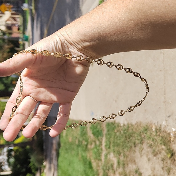 Gold tone unique link necklace - Picture 3 of 4